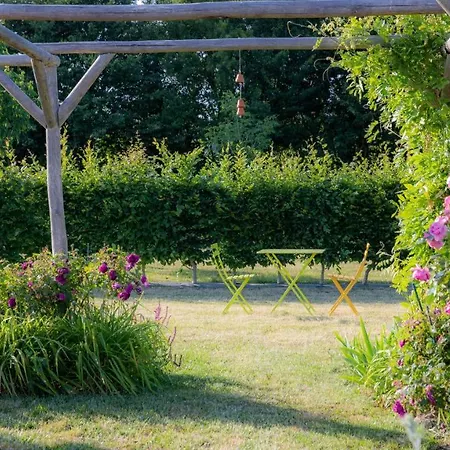 Au Manoir Des Loges 3*