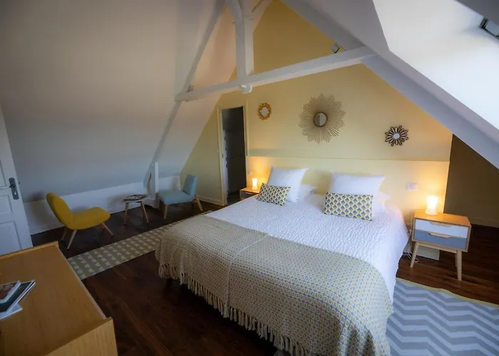 Au Manoir Des Loges Bed & Breakfast 3*