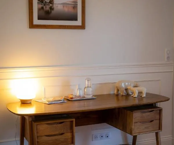 Au Manoir Des Loges Bed & Breakfast 3*