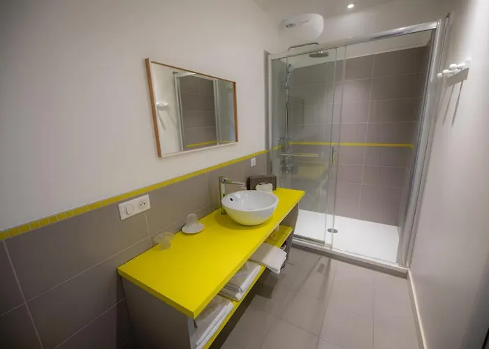 Au Manoir Des Loges Bed & Breakfast 3*